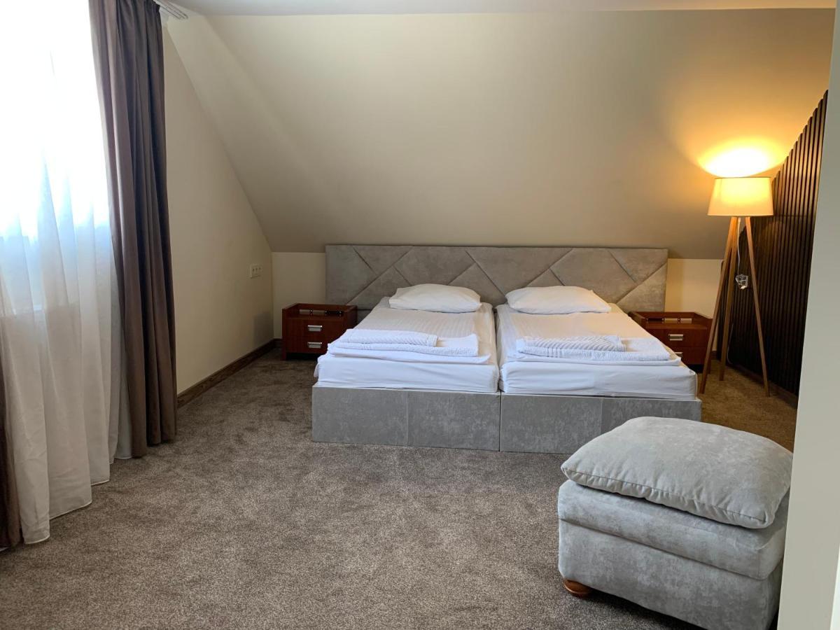Eduard Hotel Ужгород Екстериор снимка