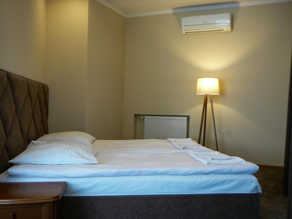 Eduard Hotel Ужгород Екстериор снимка