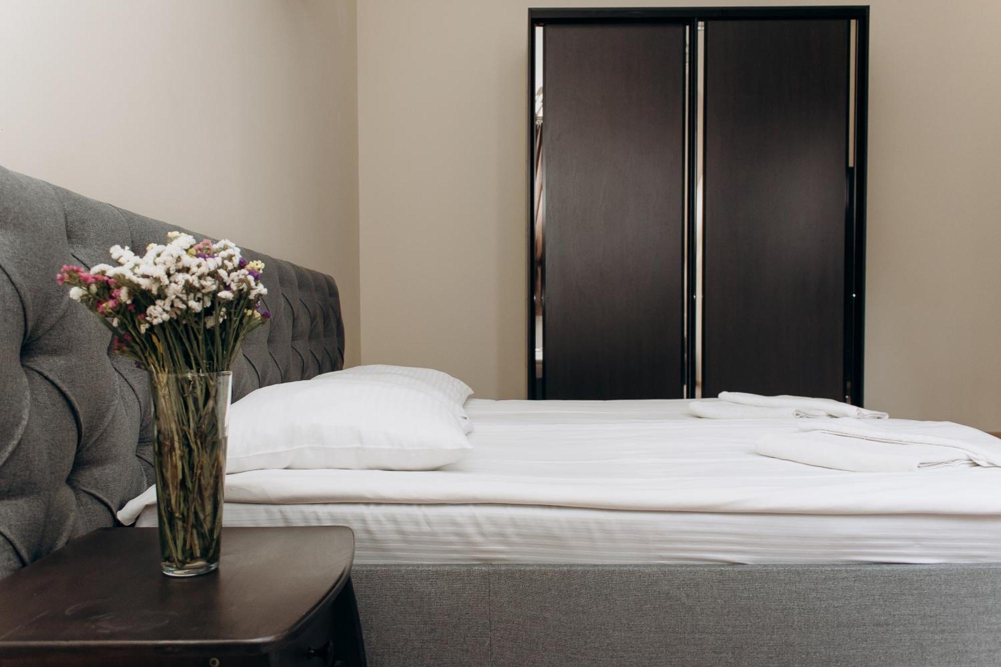 Eduard Hotel Ужгород Екстериор снимка