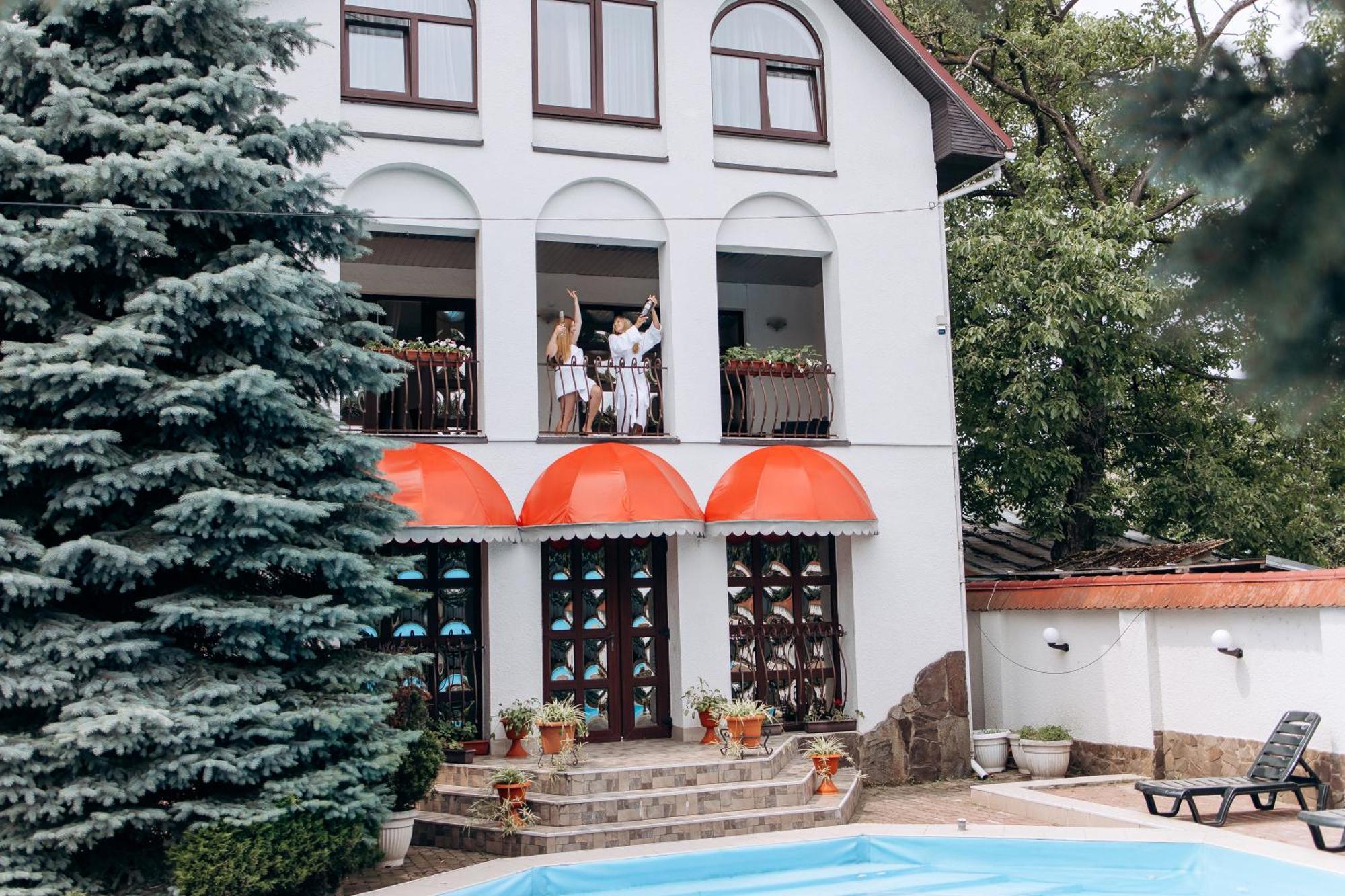 Eduard Hotel Ужгород Екстериор снимка