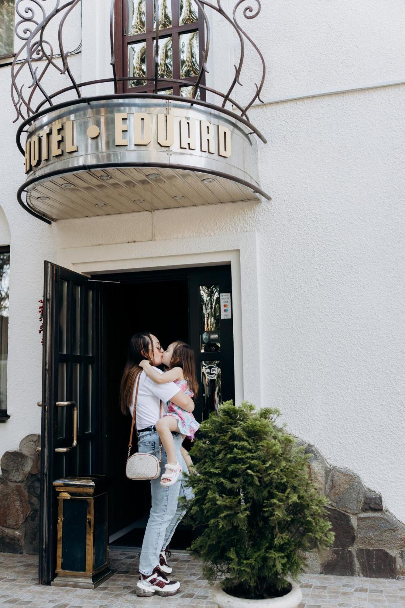 Eduard Hotel Ужгород Екстериор снимка